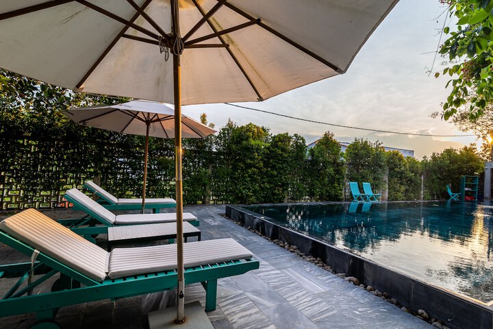 Pool 61 of 95