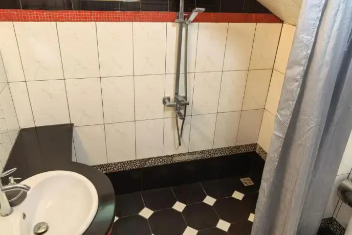 Room 8 of 21
