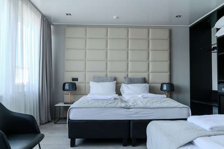 Room 35 of 82