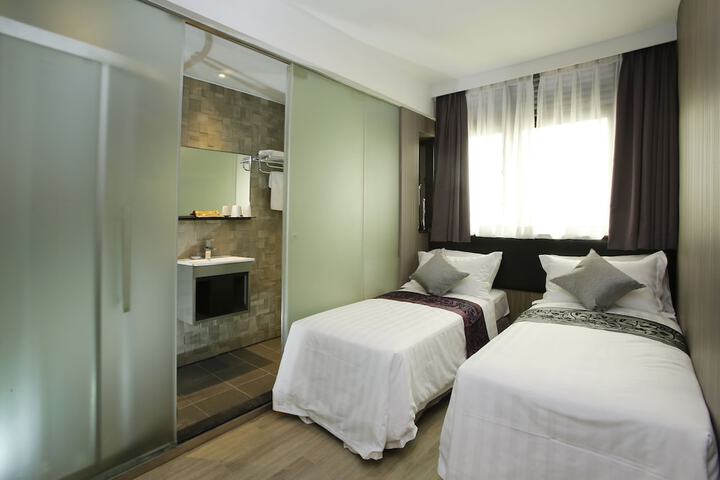 Room 14 of 87