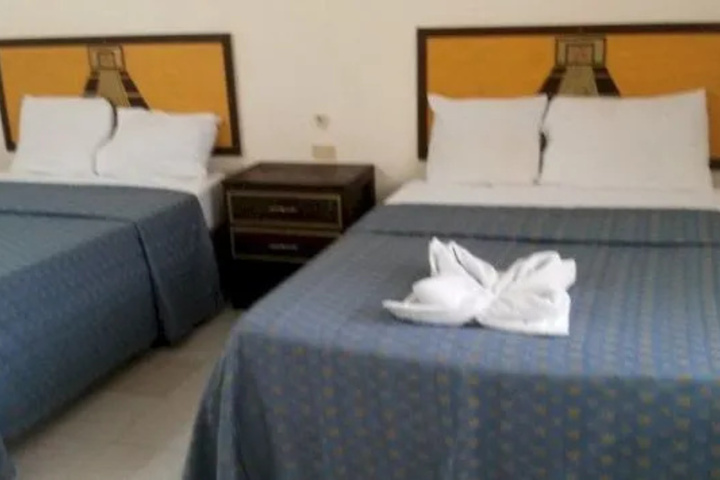 Room 5 of 10