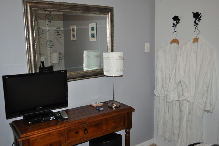 Room 9 of 37