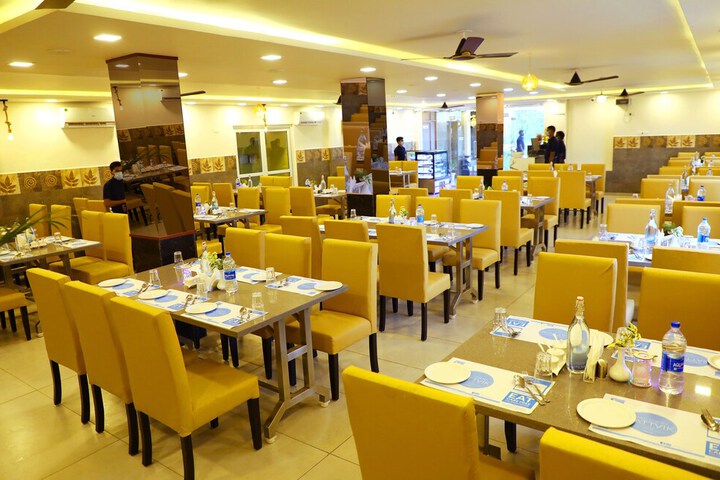 Dining 19 of 23