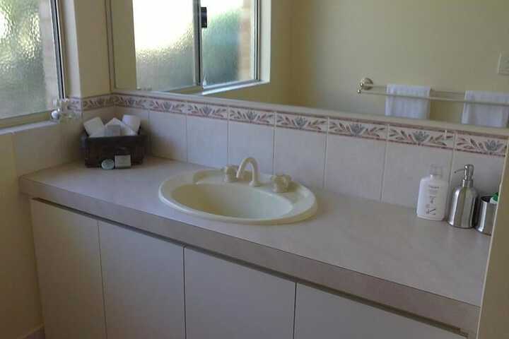 Room 5 of 8