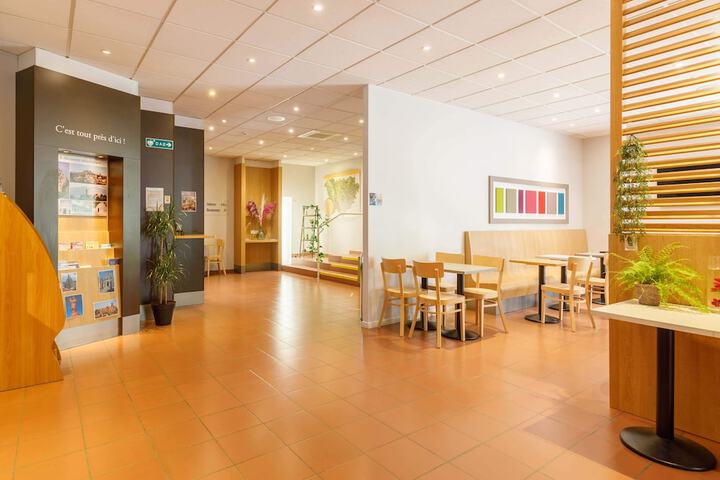 Guest Lobby