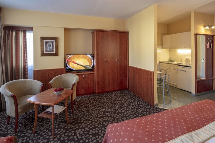 Room 36 of 79
