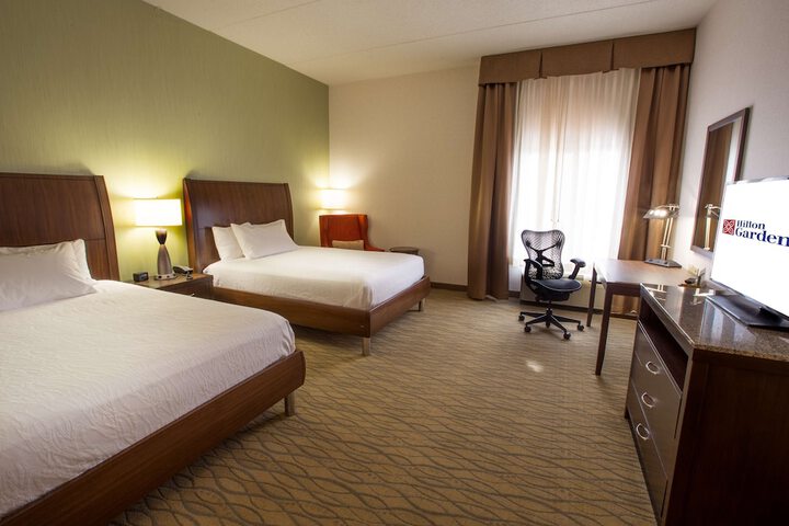 Room 32 of 76