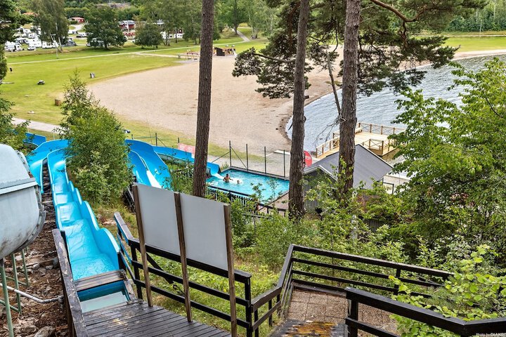 Pool 30 of 37