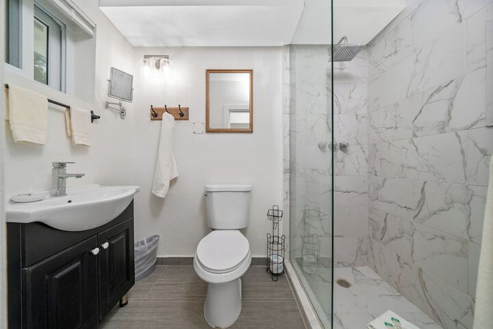 Room 8 of 25