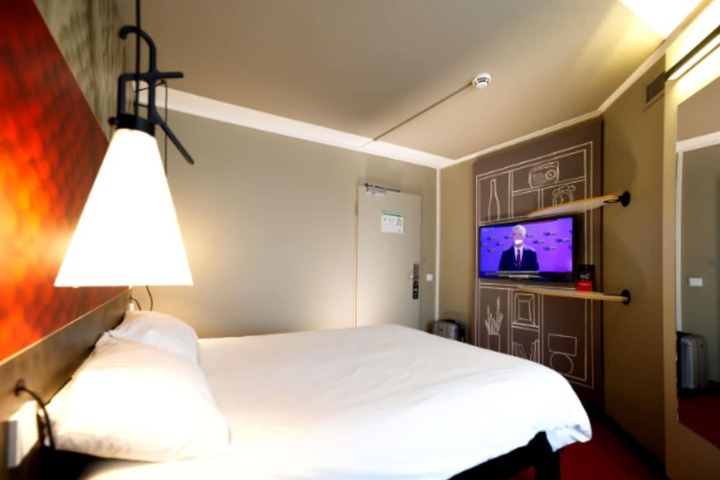 Room 13 of 69