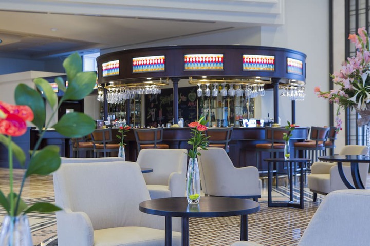 Lounge 158 of 227