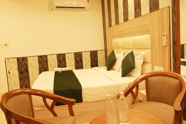 Room 11 of 24