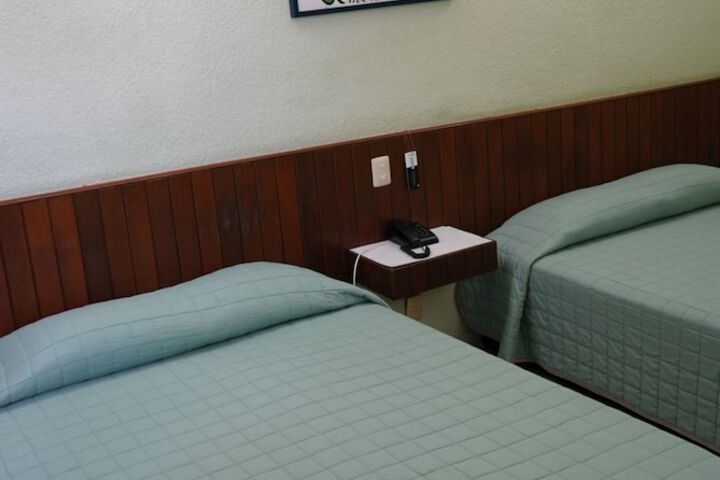 Room 5 of 14