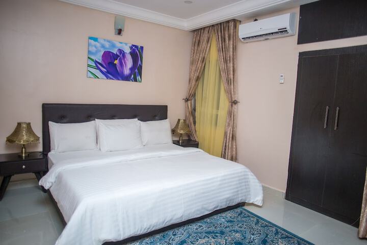 Room 11 of 41