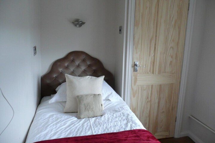 Room 9 of 21