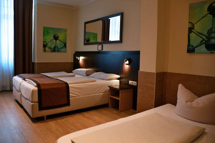 Room 62 of 136