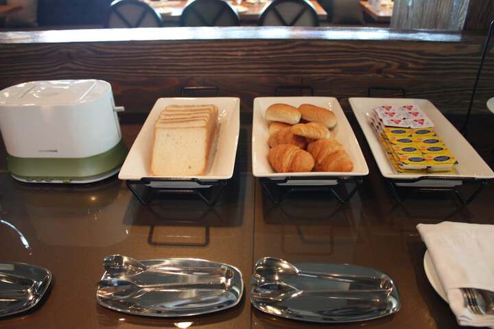Dining 36 of 50