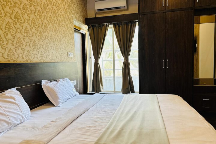 Room 7 of 17