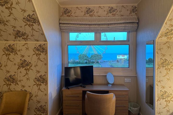 Room 10 of 36