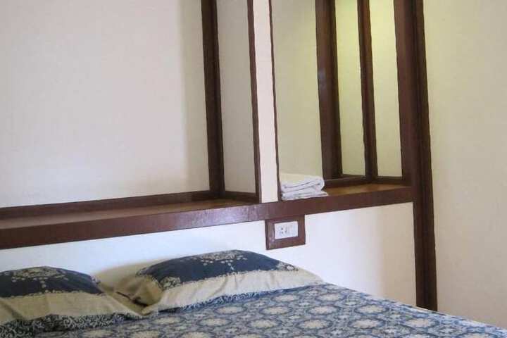 Room 4 of 36