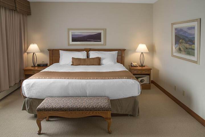 Room 4 of 115