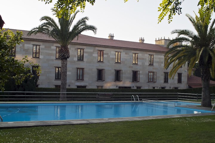 Hotel Pool