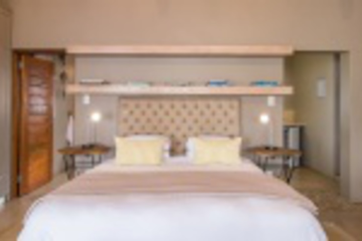 Room 582 of 648