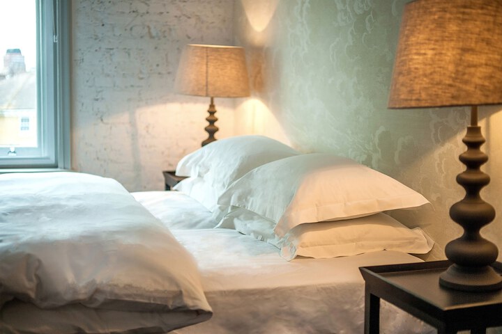Room 5 of 38