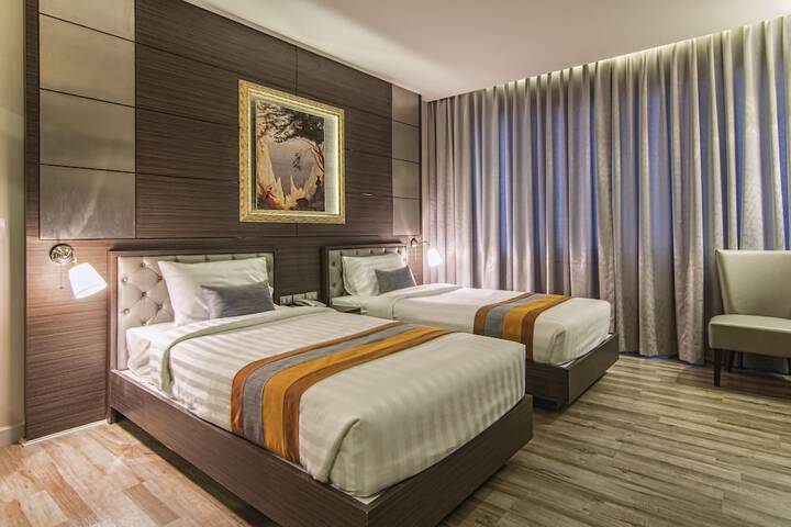 Room 6 of 39
