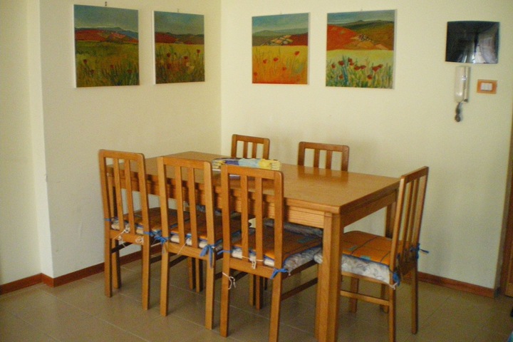 Room 3 of 8
