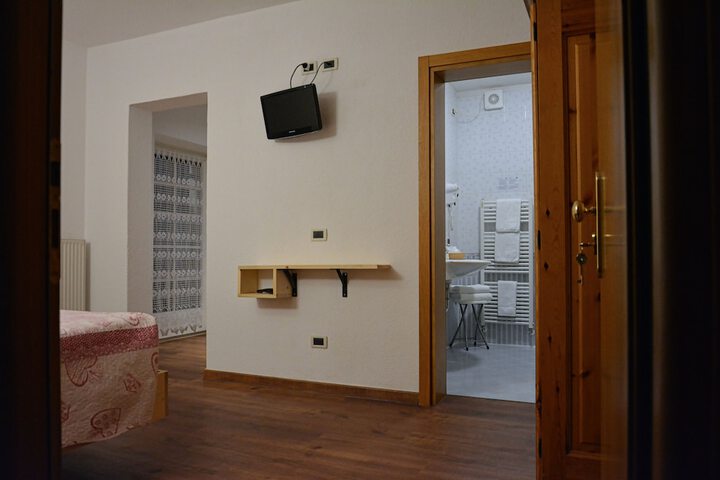 Room 29 of 40