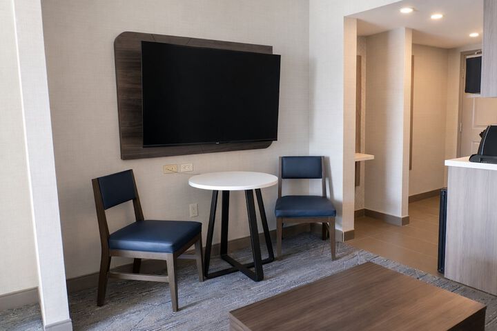 Room 10 of 61