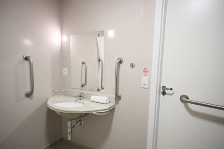 Room 32 of 55