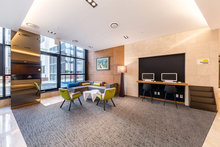 Entrance & Lobby