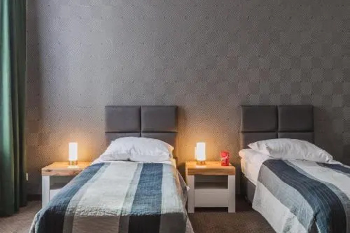 Room 7 of 24