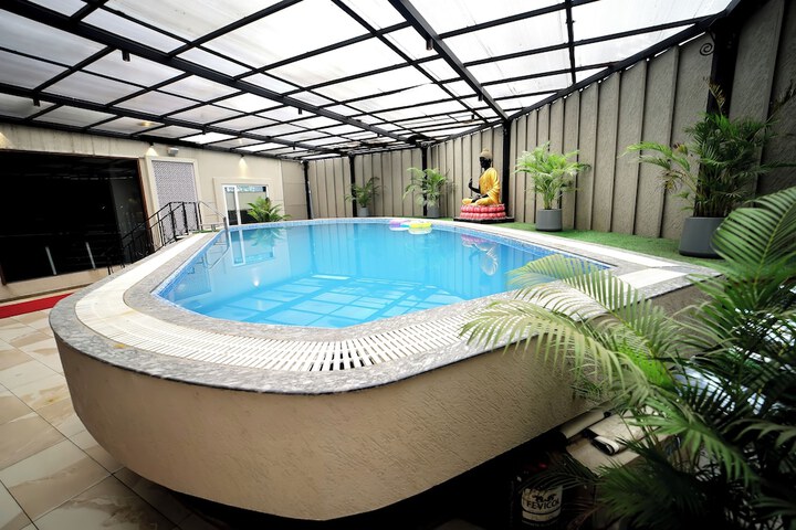 Pool 10 of 14