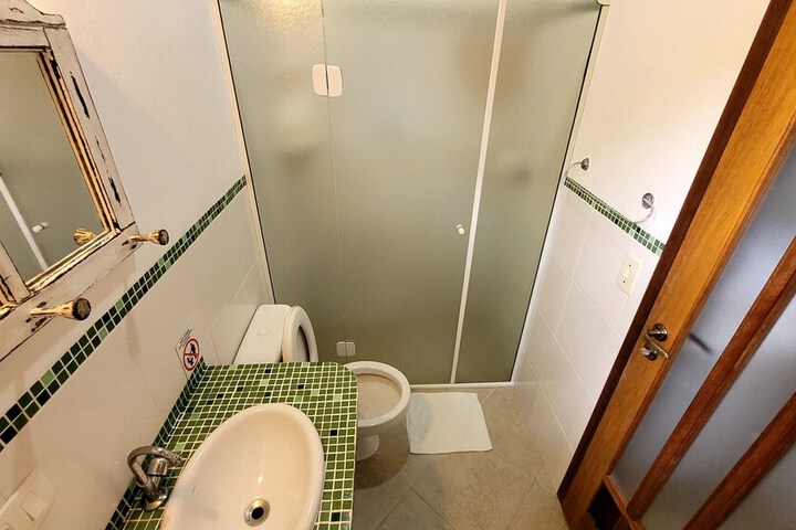 Room 42 of 61