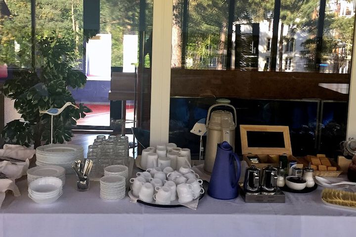 Breakfast/Coffee Service 48 of 71