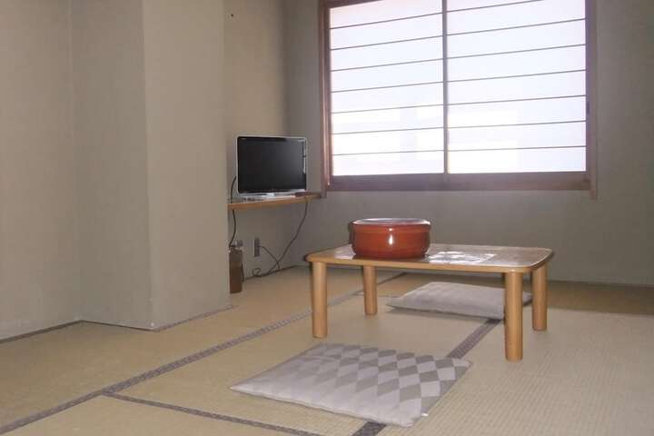 Room 27 of 74