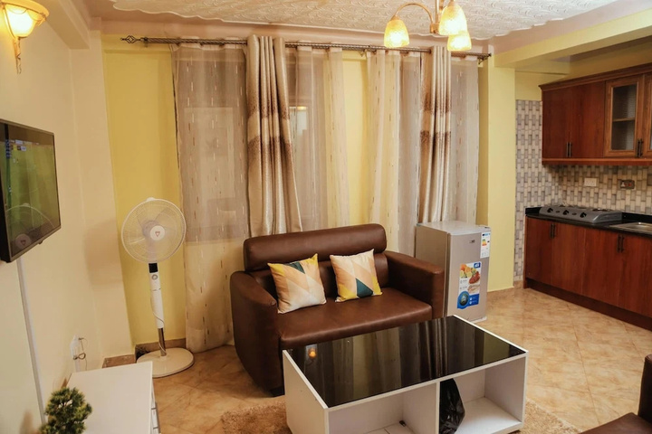 Room 5 of 6
