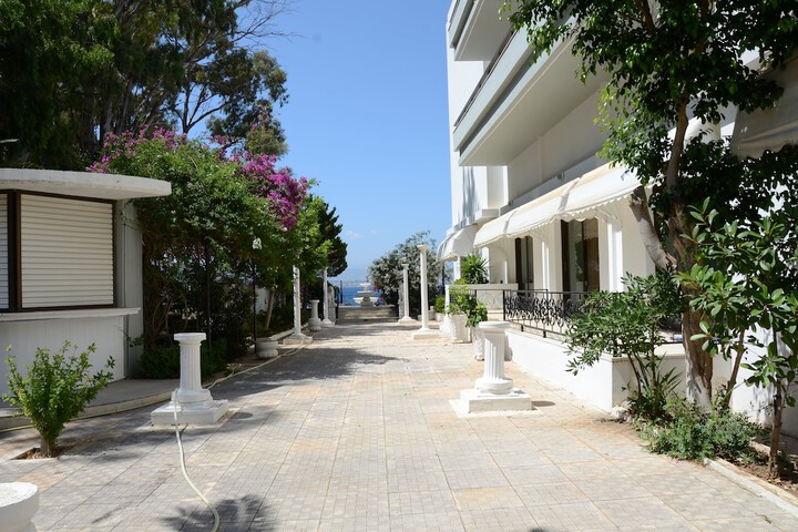 Hotel 6 of 9
