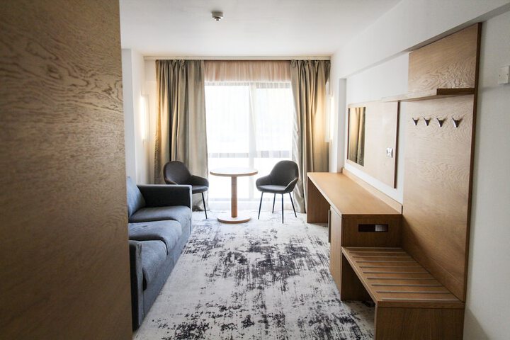 Room 11 of 54