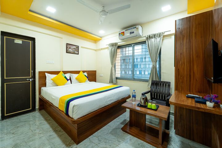 Itsy Hotels Anand Executive Near Amanora