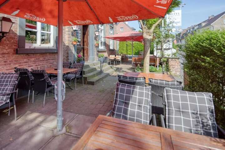 Terrace/Patio 15 of 17