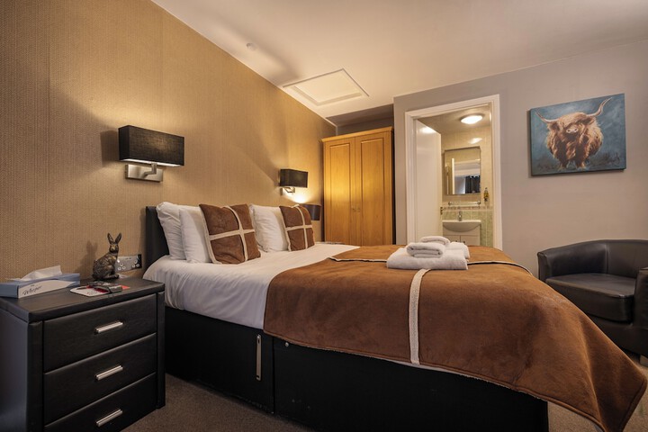 Room 14 of 37