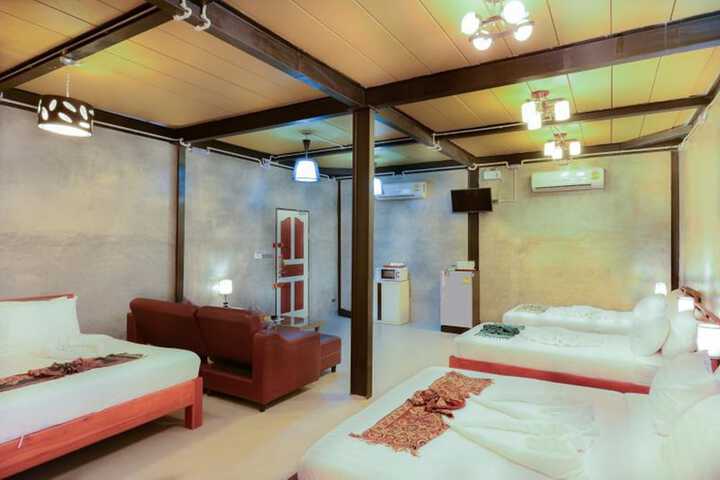 Room 16 of 90