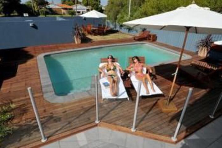 Pool 20 of 24