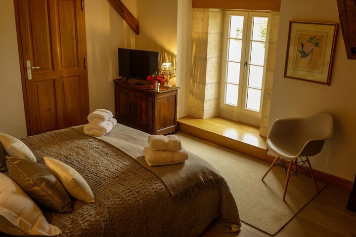 Room 17 of 27