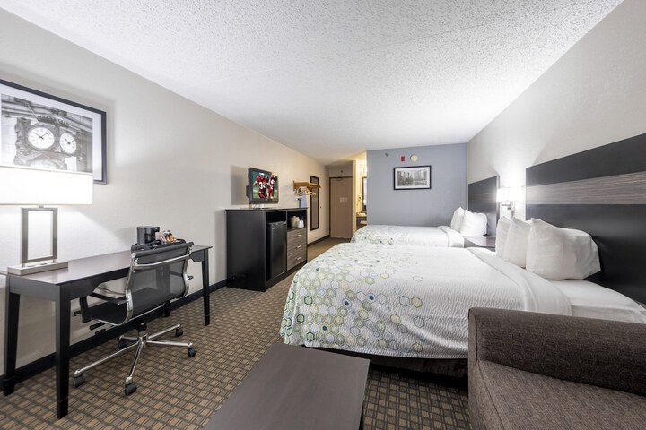 2 Double Beds (2 of 14)