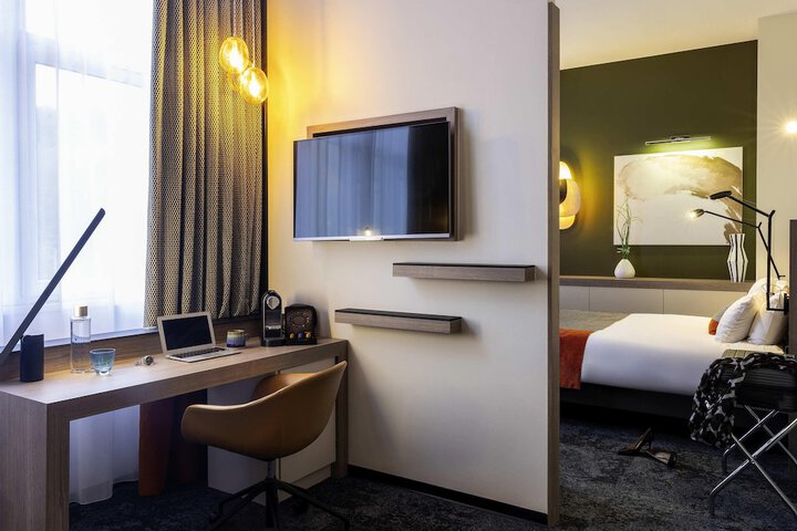 Room 14 of 76